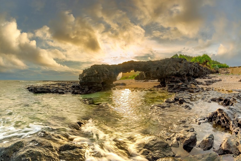 Mùa nắng từ cuối tháng 4 đến tháng 9 là thời điểm lý tưởng để khám phá biển đảo Lý Sơn. 