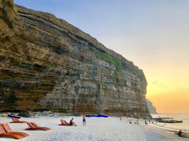 Hang Câu là địa điểm du lịch nổi tiếng của Lý Sơn