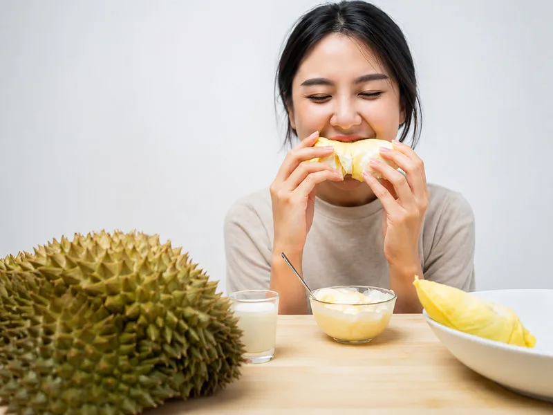 Khả năng tăng cân liên quan đến tổng năng lượng nạp vào, vì vậy ăn nhiều sầu riêng thường xuyên có thể làm tăng calo của khẩu phần.