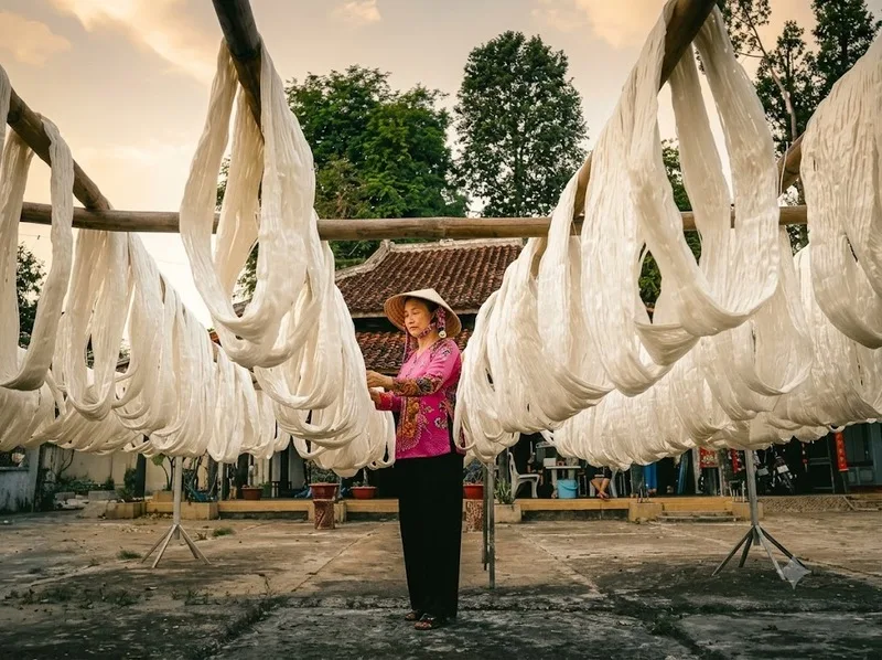 Các làng nghề truyền thống và lễ hội dân gian góp phần lưu giữ bản sắc văn hóa đặc trưng của Đồng Tháp.